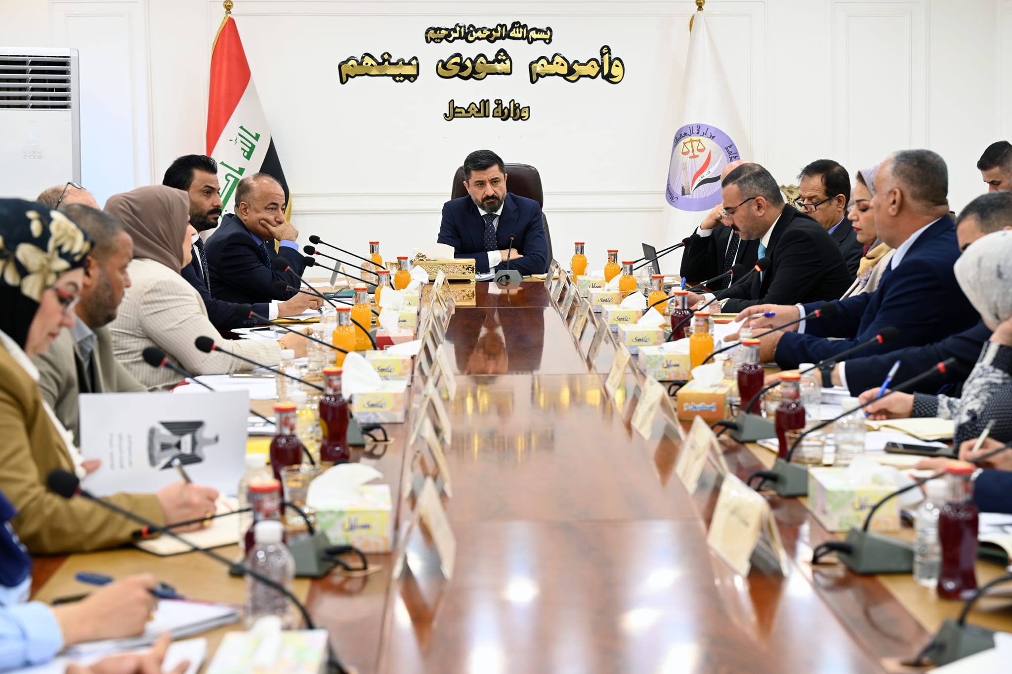 رئيس اللجنة الوطنية لكتابة التقارير الدولية معالي وزير العدل د. خالد شواني يصادق على تقرير العراق الرابع للاستعراض الدوري الشامل لحقوق الانسان