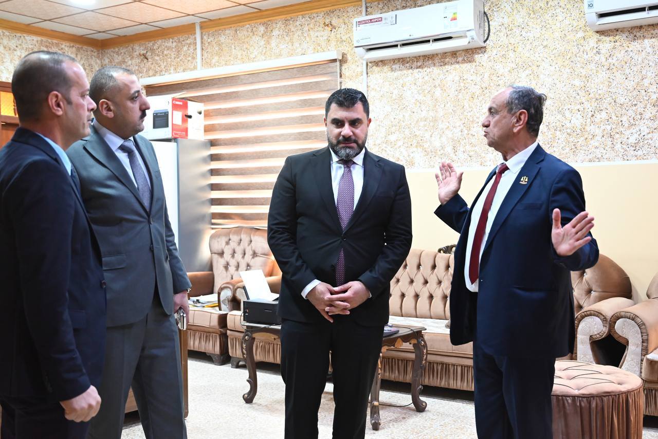 خلال زيارته الى محافظة نينوى .. مدير عام دائرة التنفيذ يبحث مع قائمقام تلعفر تعزيز الكوادر الوظيفية في مديرية تنفيذ تلعفر لضمان تقديم أفضل الخدمات للمواطنين.