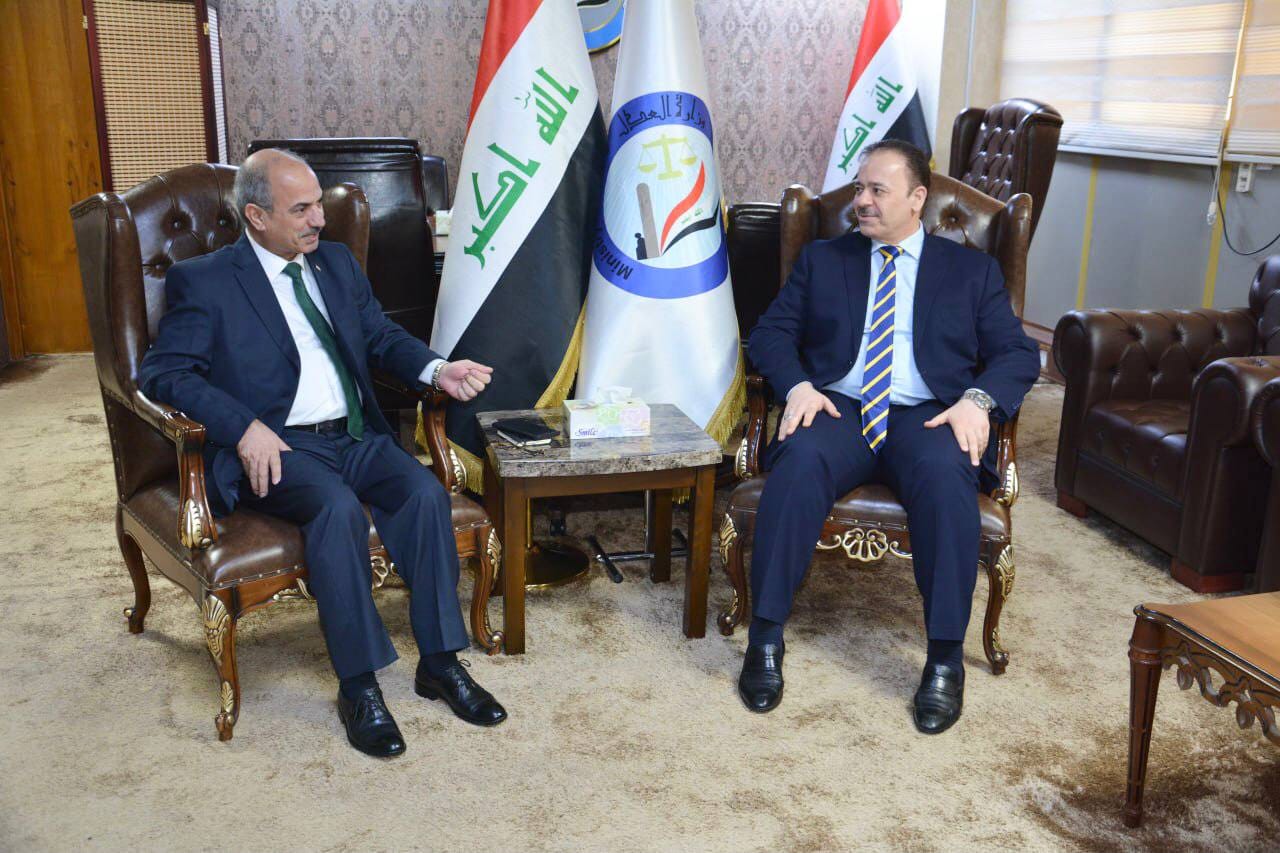 وكيل وزير العدل للشؤون الإدارية والمالية يستقبل رئيس ديوان أوقاف الديانات المسيحية والأيزيدية والصابئة المندائية