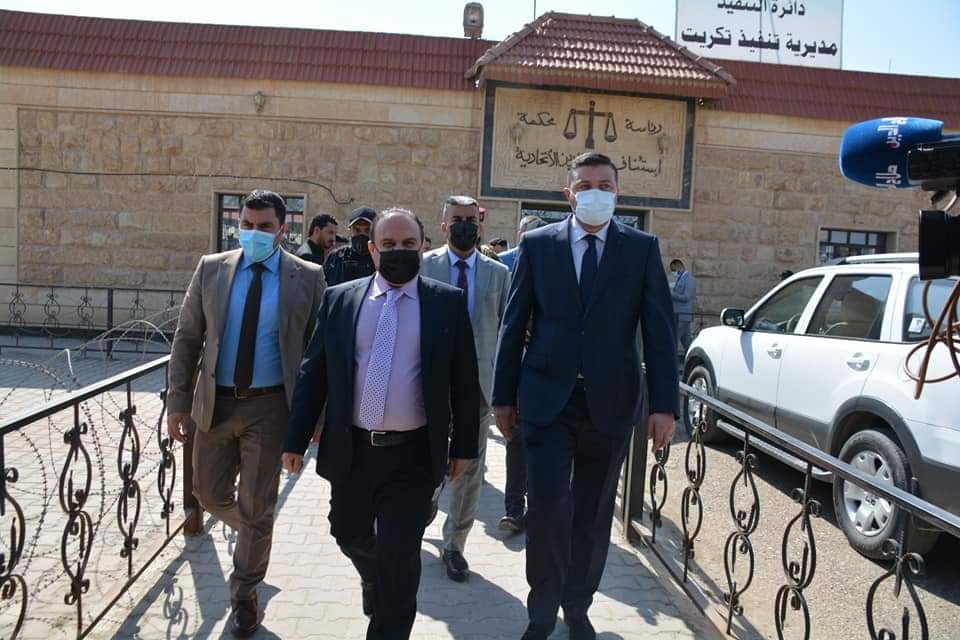 لغرض متابعة سير العمل ومعالجة المشاكل فيها 