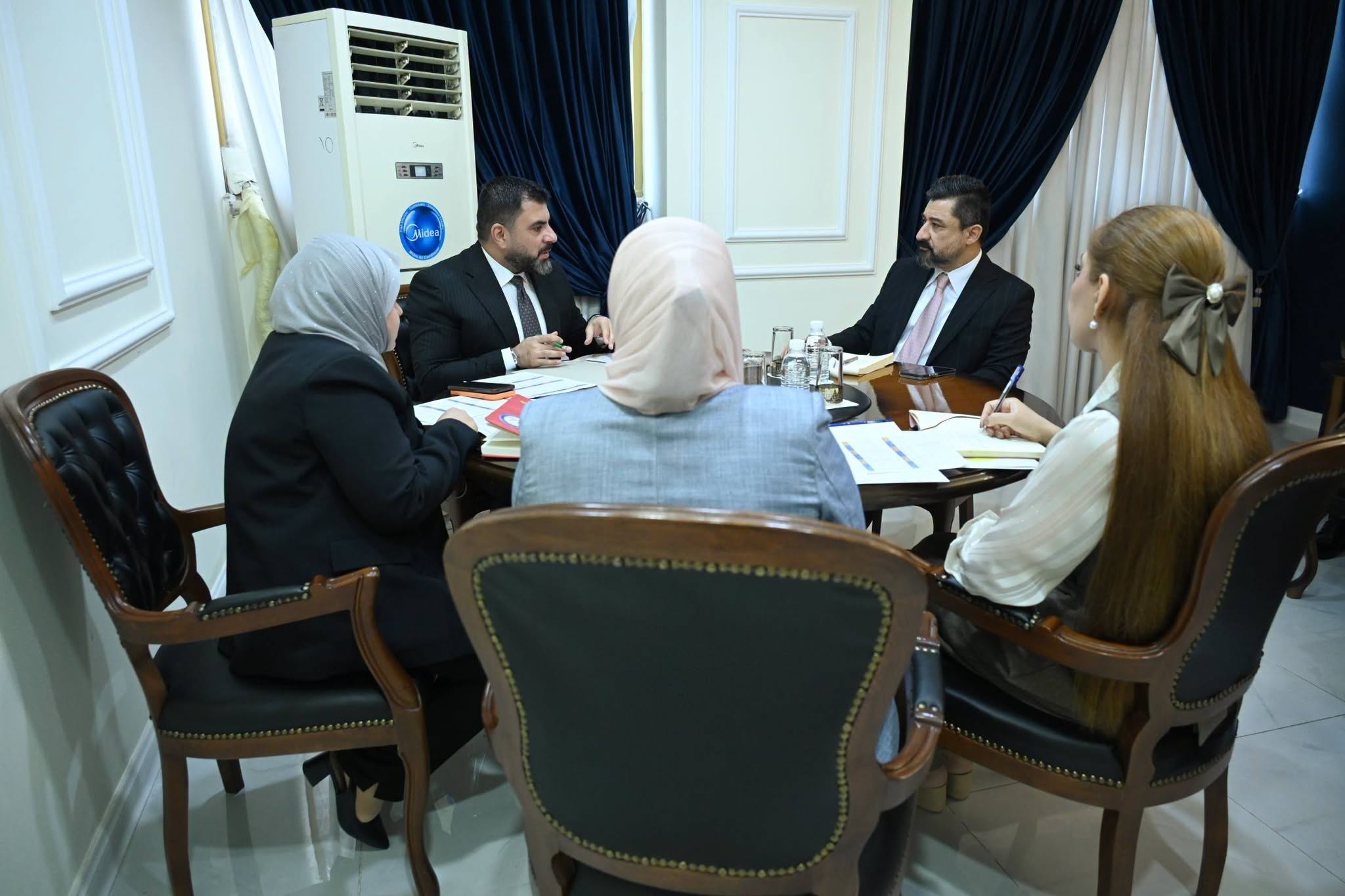 ضمن رؤية الوزارة في تطوير الأداء وتحسين بيئة العمل.. وزير العدل يوجه بتدوير جميع المنفذين العدول في مديريات التنفيذ ببغداد وتطوير البنى التحتية وإجراء تقييم شامل لمستوى الأداء