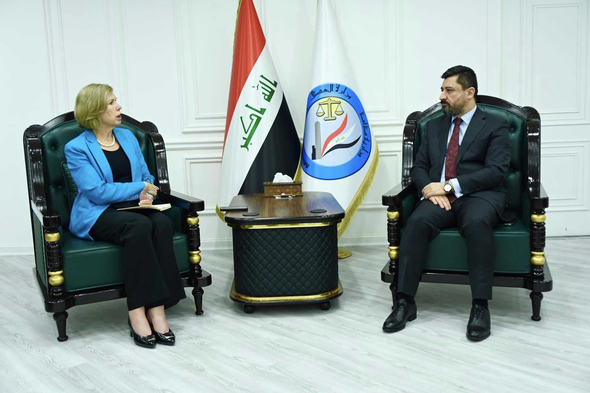 وزير العدل يبحث مع سفيرة أستراليا لدى ‏العراق التعاون المشترك في المجالات القانونية والعدلية بين البلدين ‏