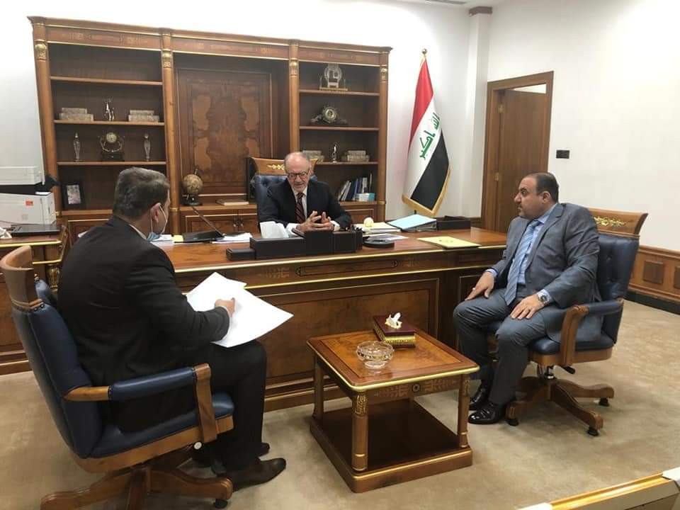 وزير العدل يلتقي وزير المالية لمناقشة صرف مستحقات موظفي العقود المتعينين حديثا