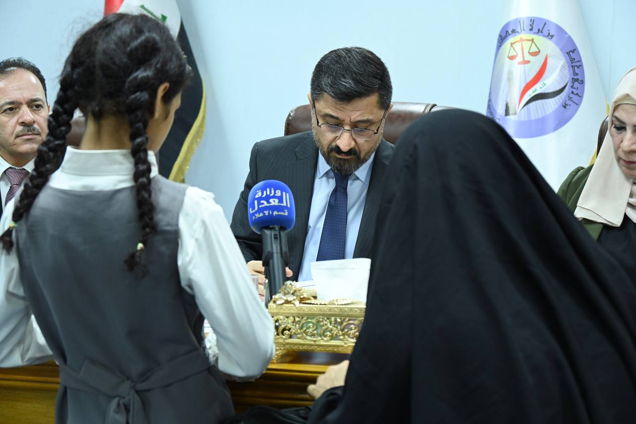 وزير العدل د. خالد شواني يستقبل عددا من المواطنين