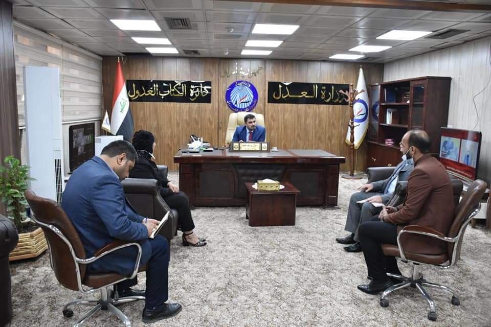 مدير عام دائرة الكتاب العدول يلتقي عددا من ‏الموظفين للاستماع الى طلباتهم والمساهمة بحلها 