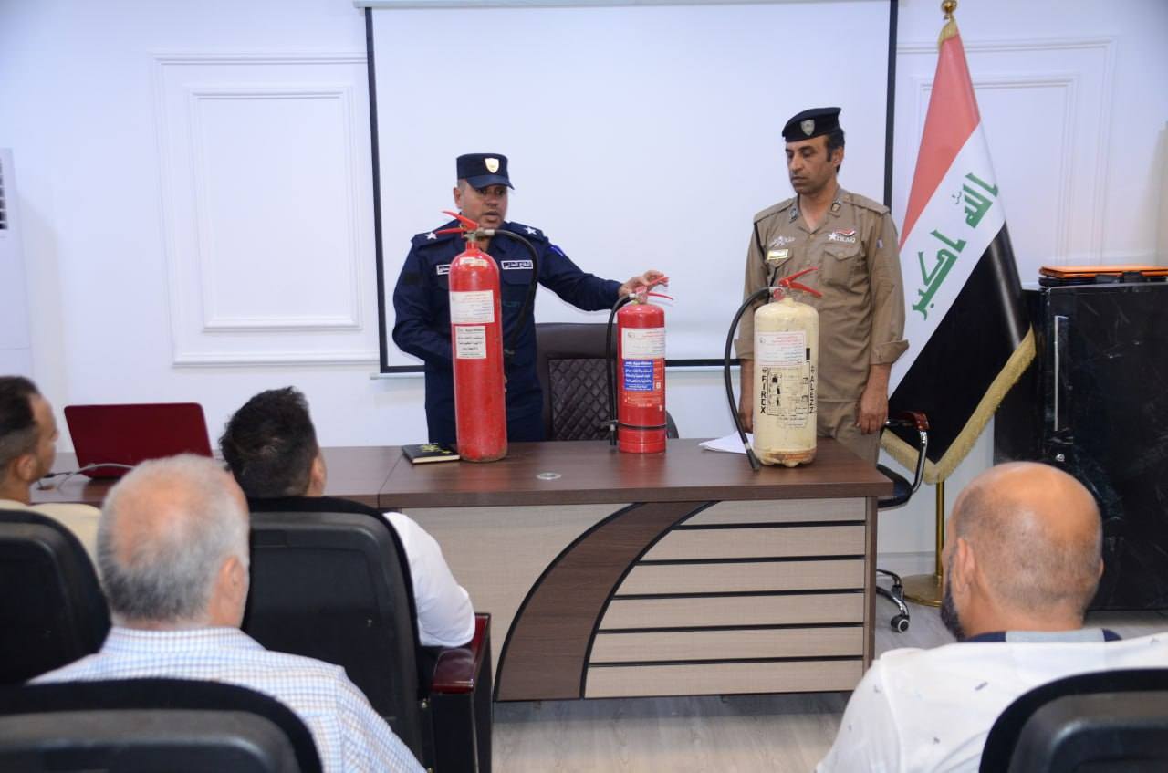 بالتعــــاون مع مديرية الدفاع المدني الصالحية .. قسم إدارة الجودة الشاملة والتطوير المؤسسي يقيم ورشة تدريبية حول انواع مطافىء الحريق