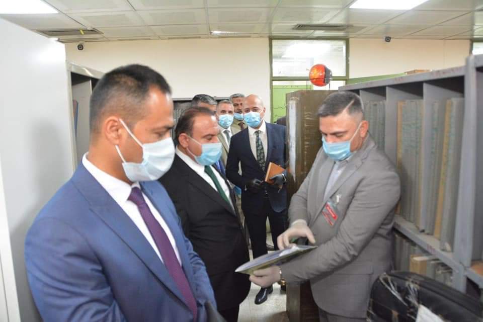 خلال زيارته التفقدية الى دائرة التسجيل العقاري العامة 
