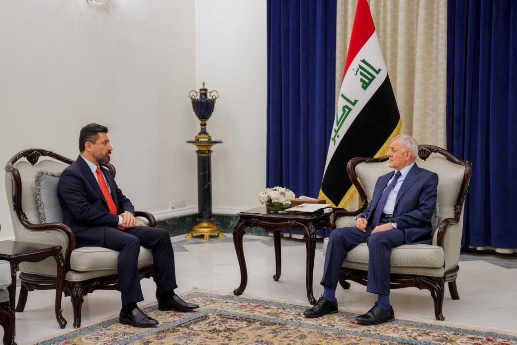 وزير العدل د. خالد شواني يلتقي رئيس الجمهورية ويستعرض مع فخامته جهود الوزارة المبذولة لتطوير العمل في الدوائر العدلية