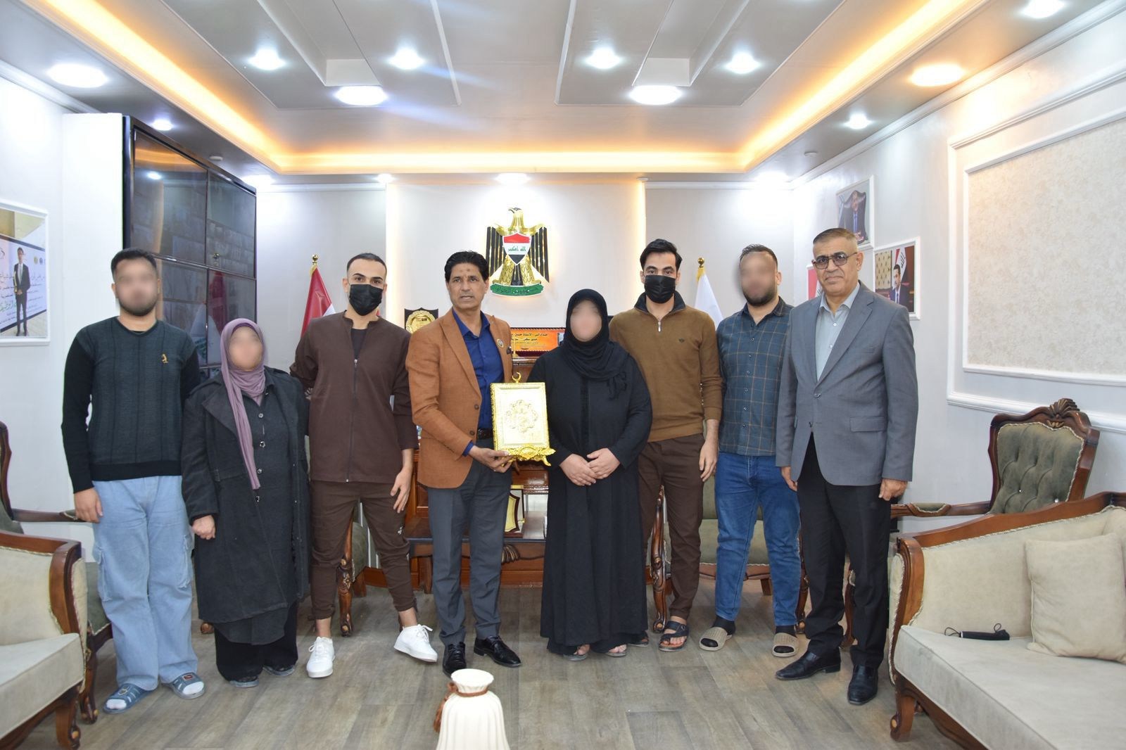 بعد إطلاق الدراسة الجامعية في سجن الناصرية..  ذوو النزلاء المتفوّقين يثنون على جهود وزارة العدل في توفير بيئة تعليمية متكاملة ضمن رؤية إصلاحية