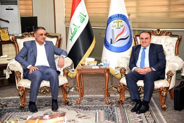 وزير العدل يستقبل محافظ واسط ويبحث معه الية ‏الاسراع بتوزيع قطع الاراضي لموظفي الوزارة  ‏