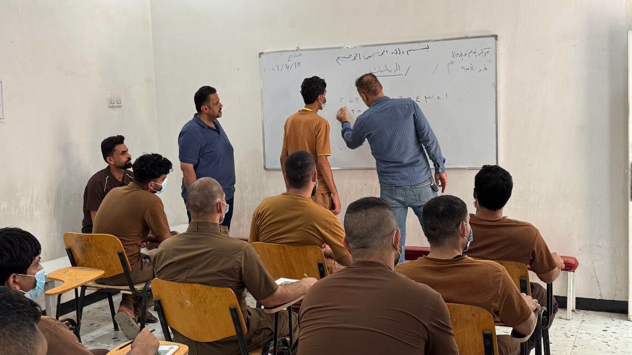 سجن الحلة يطلق البرنامج الصيفي التعليمي ودروس التقوية لتعزيز تأهيل النزلاء