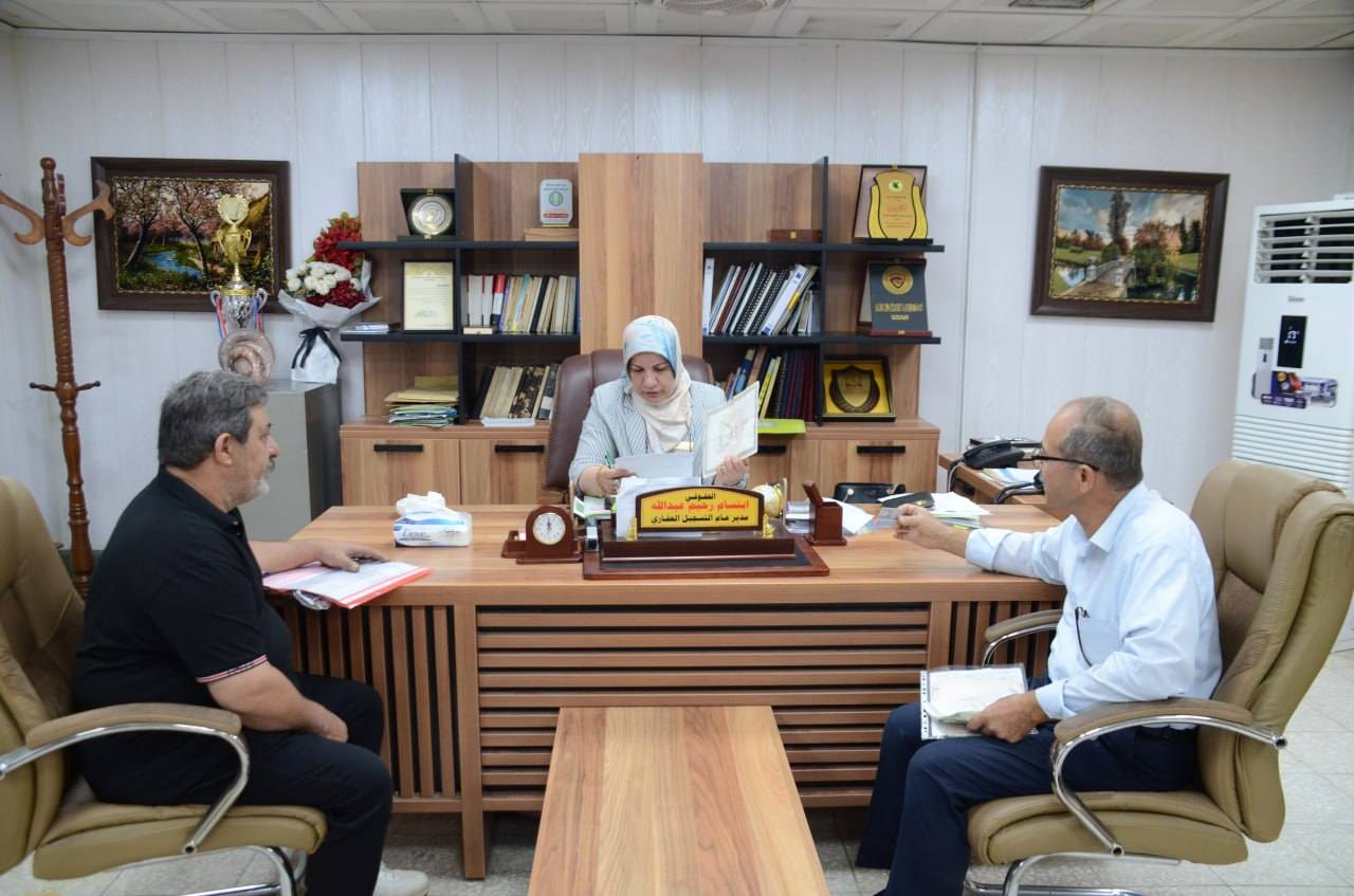 مدير عام دائرة التسجيل العقاري تواصل لقاءاتها الأسبوعية للاستماع إلى شكاوى وطلبات المواطنين