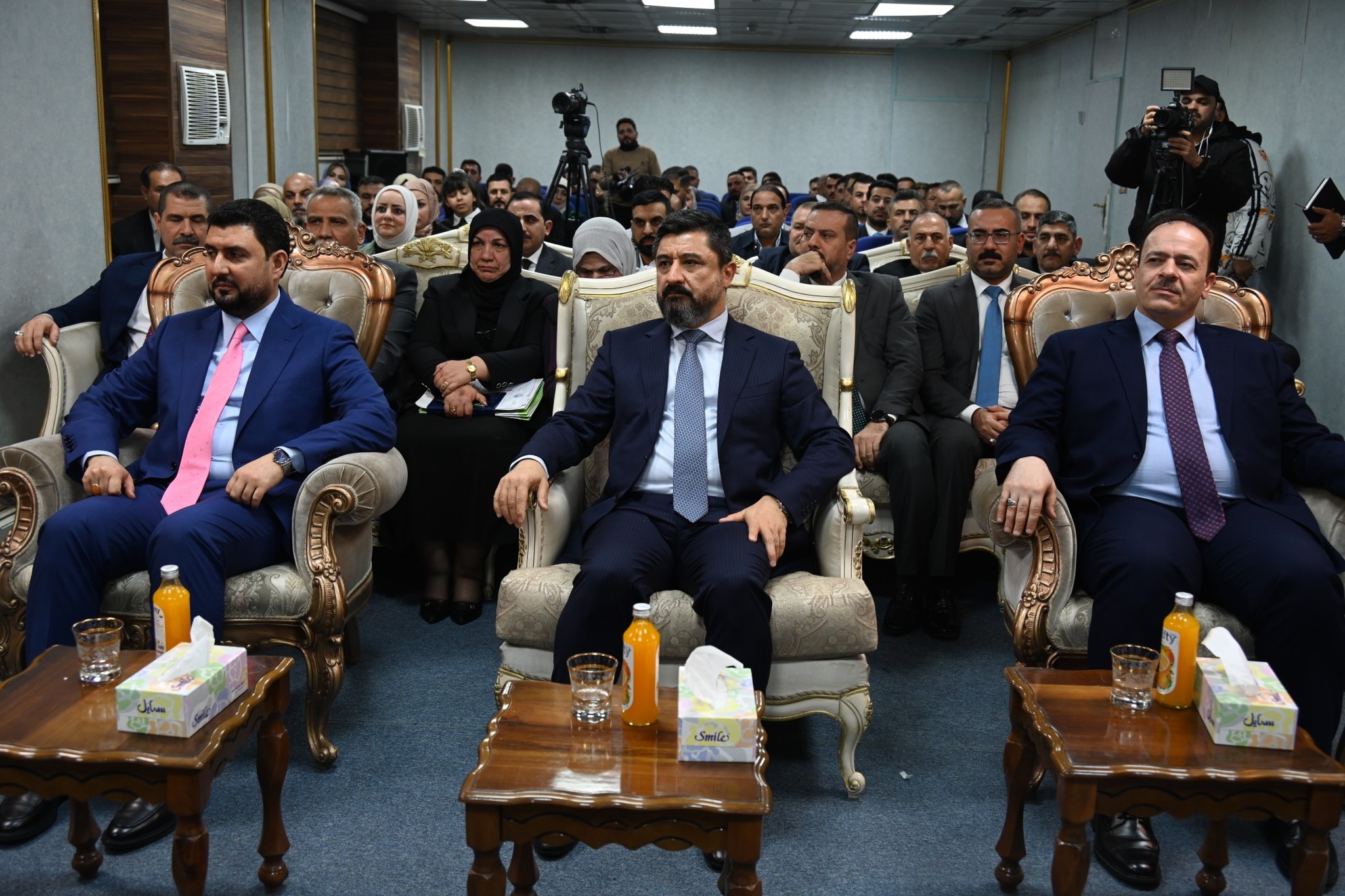 خلال حفل تخرج دورة للكتّاب العدول.. وزير العدل: مهمة الكتاب العدول تُعد من المهام القانونية الحساسة لما لها من أثر مباشر في تنظيم التصرفات القانونية وحماية حقوق الدولة والمواطنين