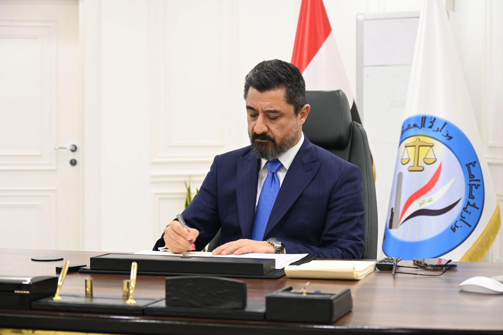 بعد مباشرته بمهامه وزيراً للعدل .. د. خالد شواني يفصح عن ذمته المالية وارسالها إلى هيئة النزاهة الاتحادية