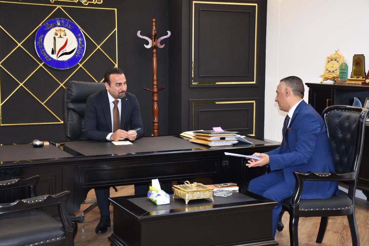 ضمن لقاءاته الاسبوعية مدير عام دائرة الكتاب العدول يلتقي عددا من المواطنين بمكتبه ويوعز بانجاز معاملاتهم اصوليا ‏