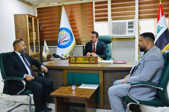 مدير عام دائرة الكُتاب العدول يستمع إلى مطالب المواطنين ضمن برنامج اللقاءات الأسبوعية