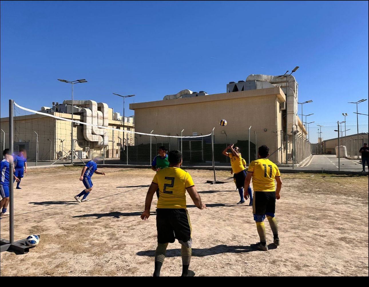 ضمن برامج التأهيل والتدريب سجن الناصرية الاصلاحي يقيم بطولة لكرة الطائرة للنزلاء