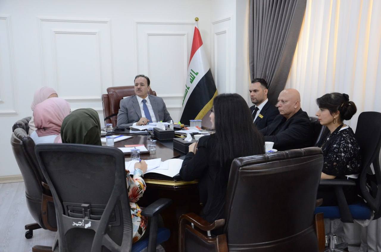 برئاسة وكيل وزارة العدل للشوون الإدارية والمالية... اللجنة الفرعية لتبسيط الإجراءات الحكومية تبحث مستجدات تطوير الخدمات العدلية