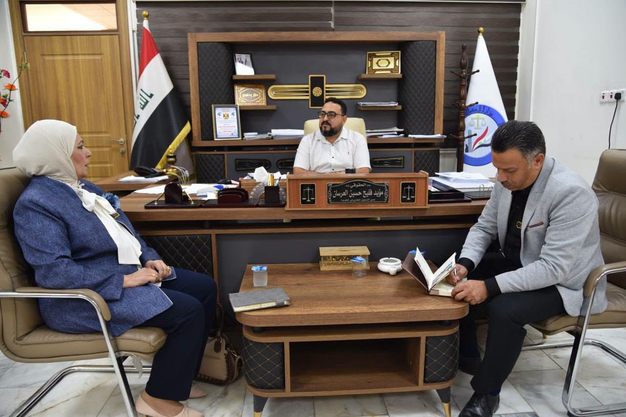 فريق شؤون المواطنين يتفقد الدوائر العدلية في الفلوجة ويفتح صناديق الشكاوى