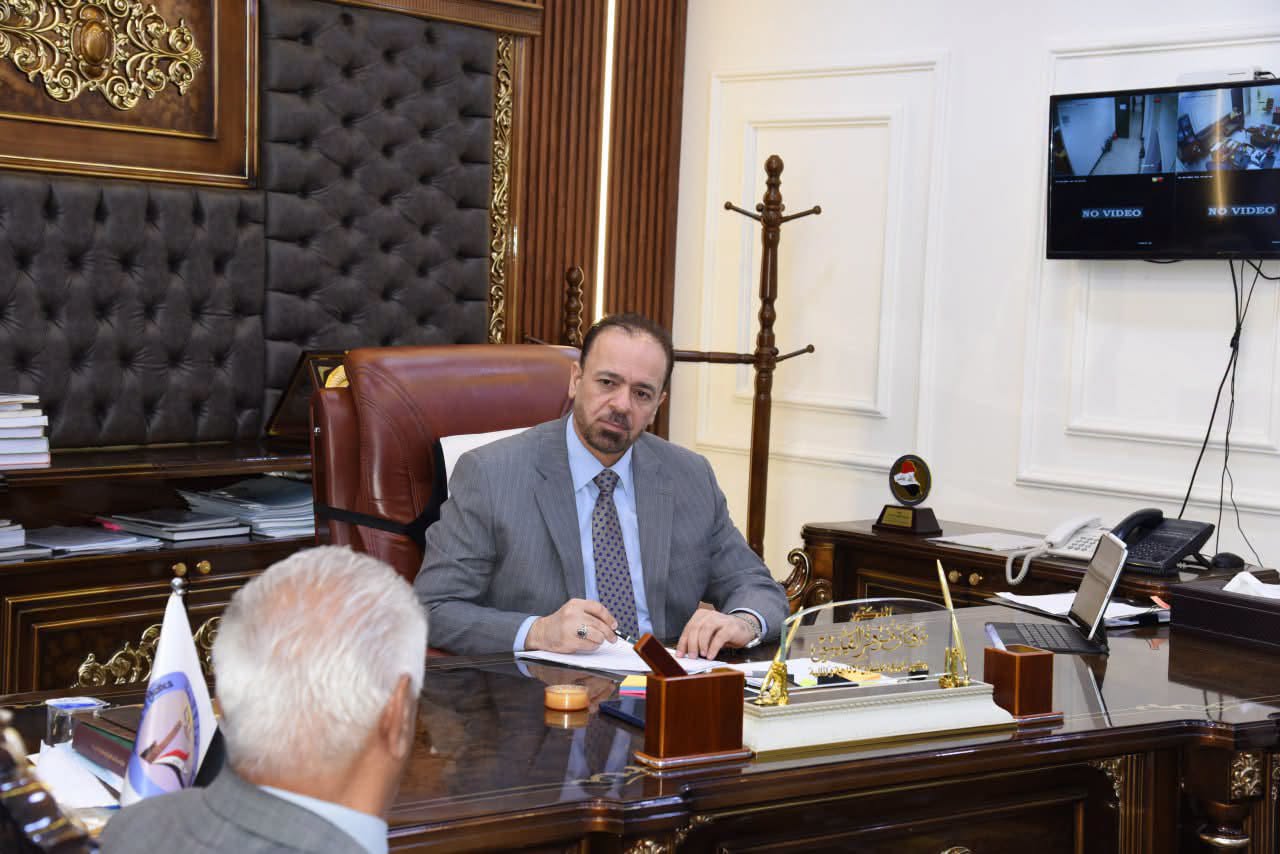 ضمن المقابلات الأسبوعية المخصصة للمواطنين.. وكيل وزارة العدل للشؤون الإدارية والمالية يوجه الدوائر المعنية بتسريع إنجاز المعاملات وفق القانون