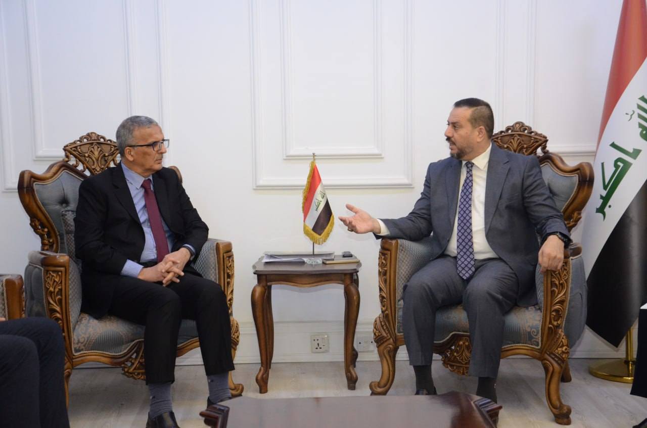 مدير عام دائرة العلاقات العدلية يبحث مع السفير الجزائري أوضاع النزلاء في السجون الإصلاحية